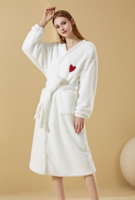 Роскошный плюшевый флисовый халат, мягкий, теплый и уютный, с красивой вышивкой в ​​виде сердца 